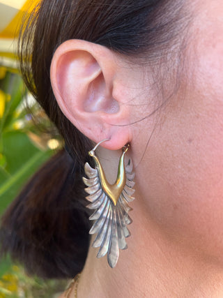 Mother Pearl Feathered Earrings | Tornasol